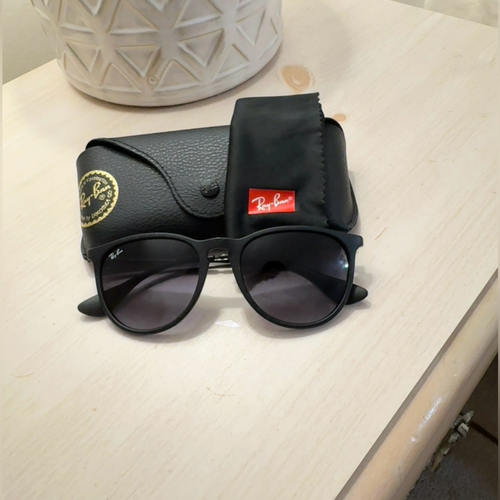 Ray-Ban Round Sunglasses